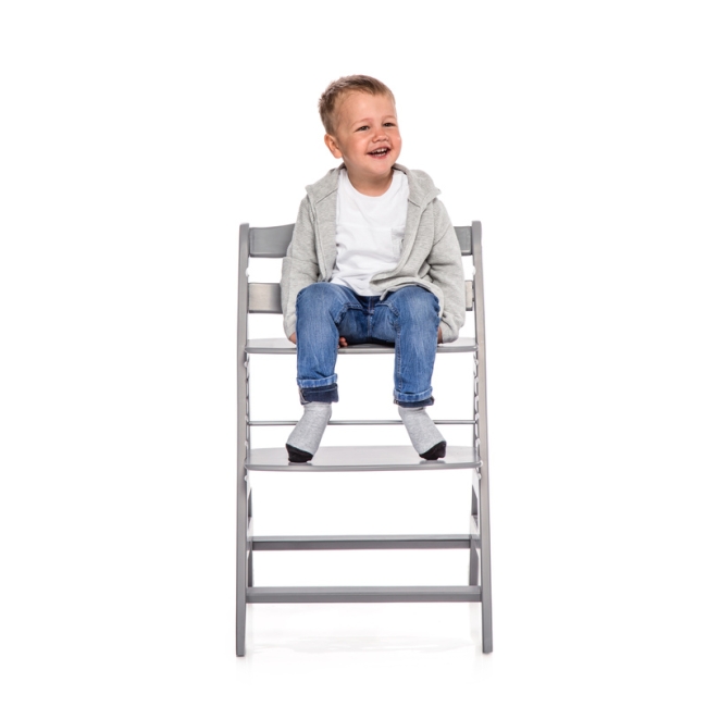 საბავშვო ხის სკამი Alpha+. შესაძლებელია გამოყენება 0 თვიდან Alpha Bouncer 2 in 1 კომბინაციაში. ფერი: კაკლის ხე